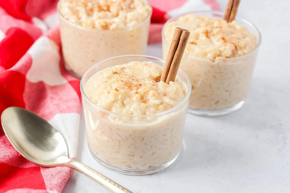 Arroz con leche creamy Mexican rice pudding with cinnamon