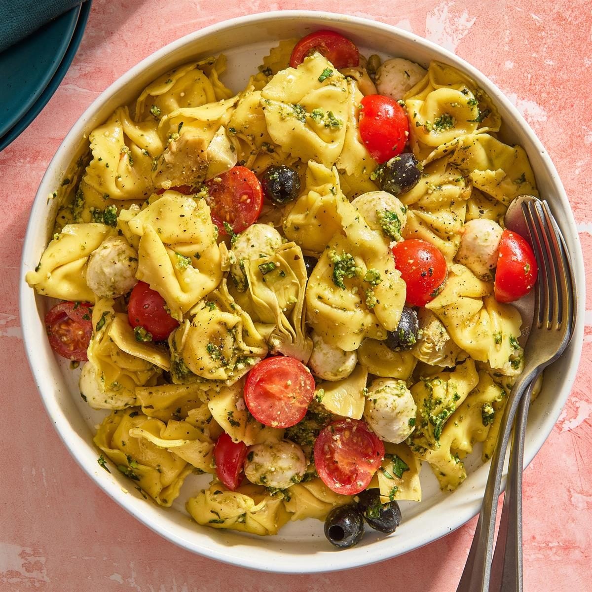 Pesto Tortellini Pasta Salad lazy summer dinner idea