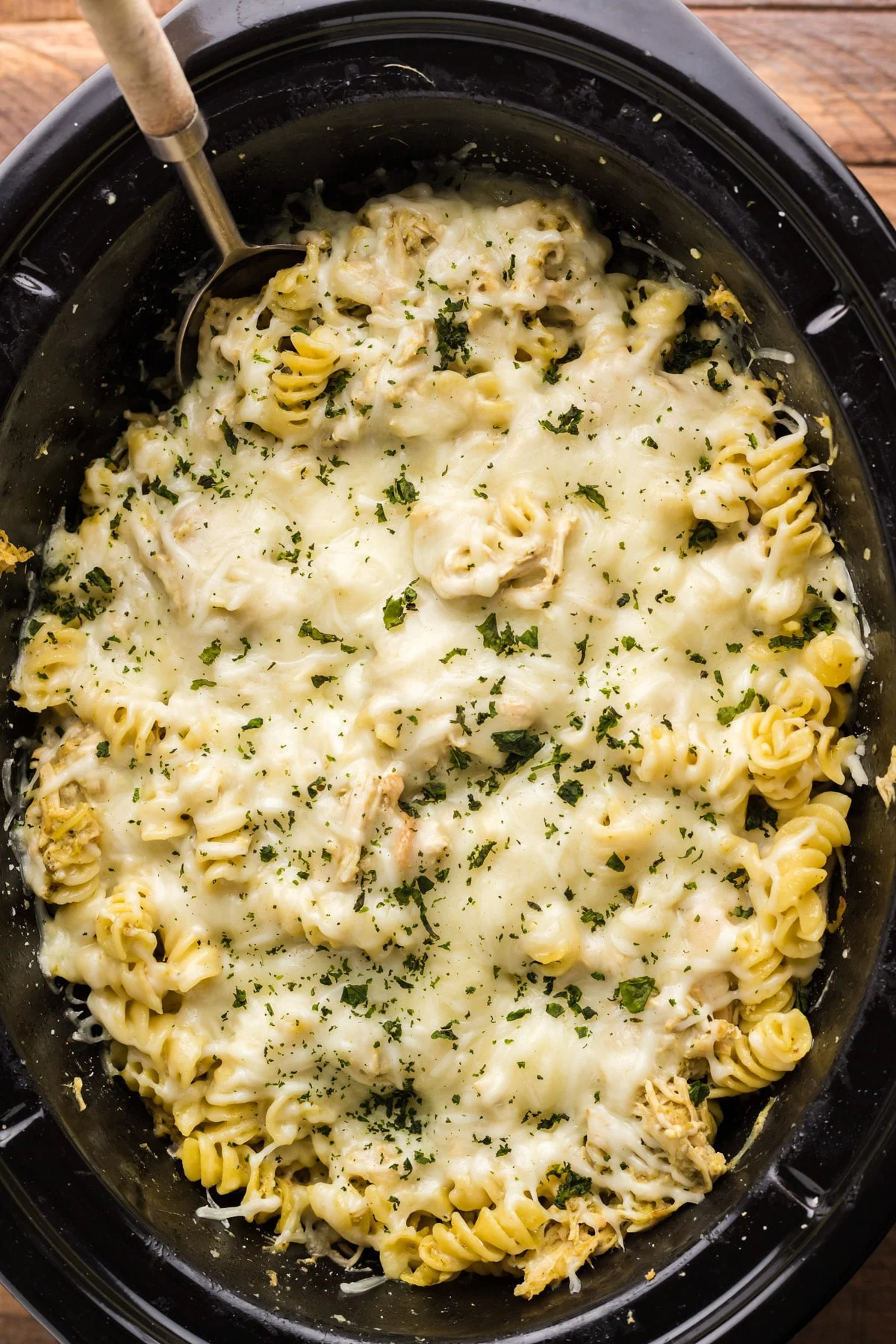 Crockpot Pesto Chicken Pasta summer crockpot recipe